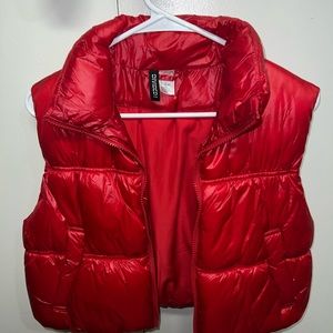 H&M Mini Cropped Puffer vest